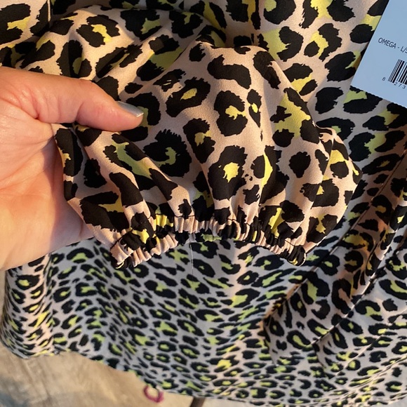Nwt By Design animal print blouse - Picture 5 of 6